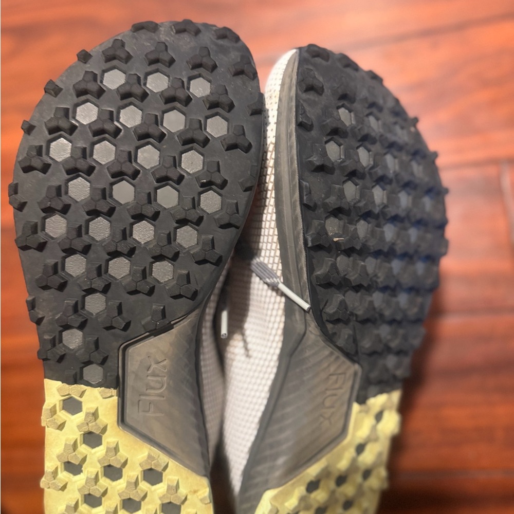 Flux Light Gray Athletic Running Shoes for Men - Picture 9 of 12